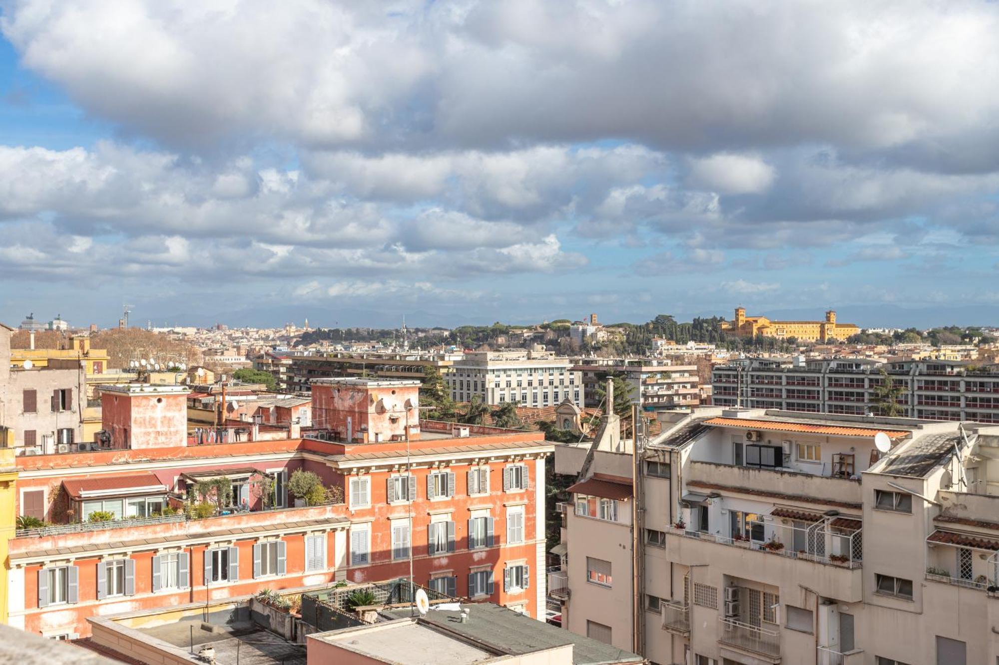 Viola Penthouse With Rome Panoramic View Apartment Exterior photo